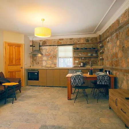 Castle Boutique Homestay Antalya